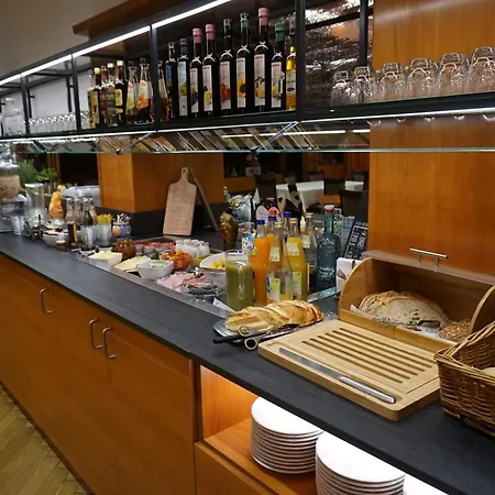 酒店 Restaurant Thum 巴林根